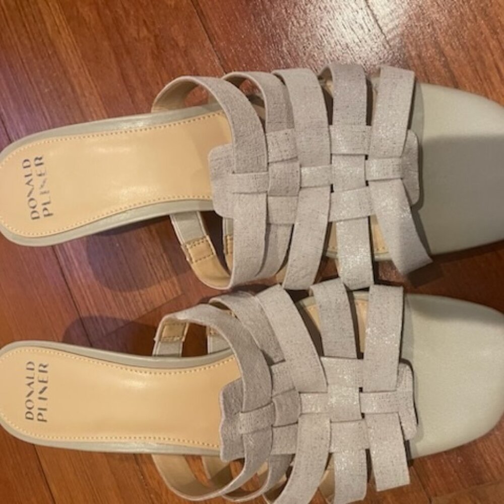 Donald Pliner Slip on heeled sandals.  Light Gray / Silver